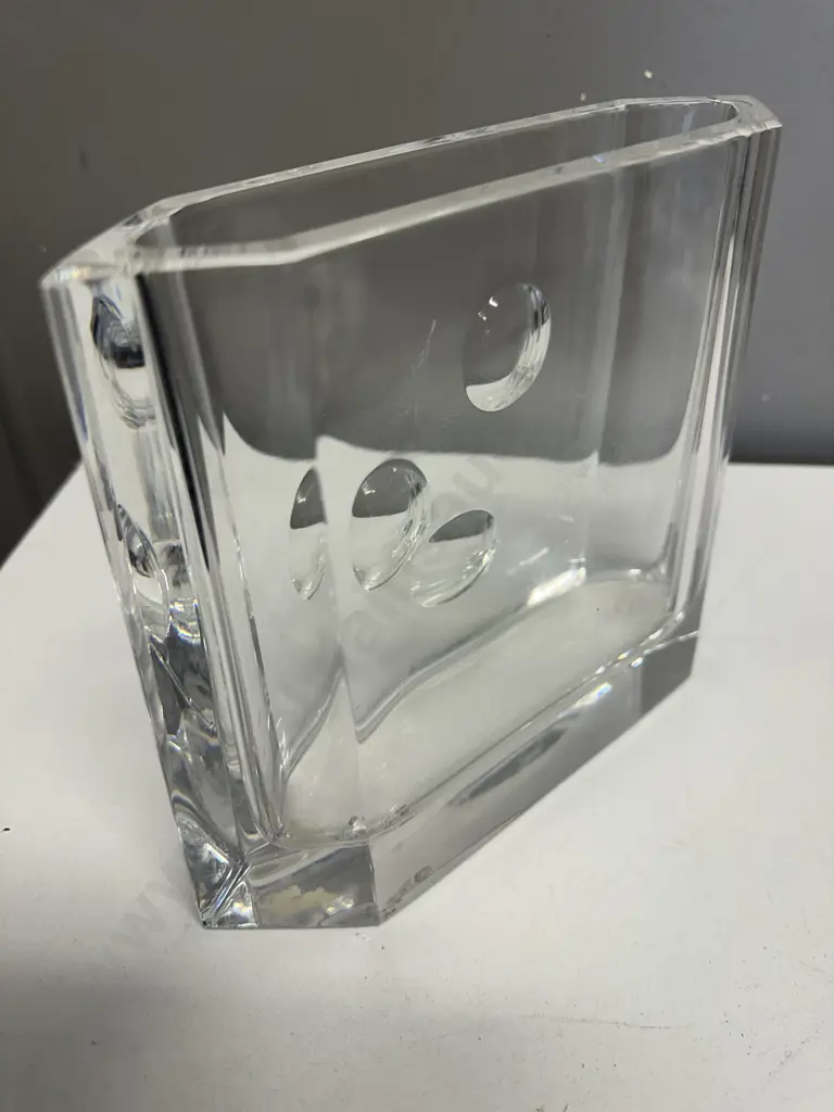 Modern Glass Vase H18,W20,D5cm. Image 1++